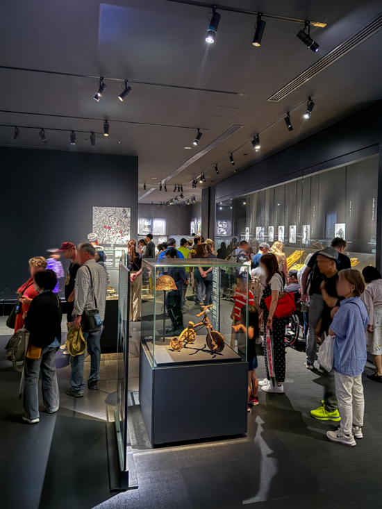 広島平和記念資料館-本館-資料閲覧室